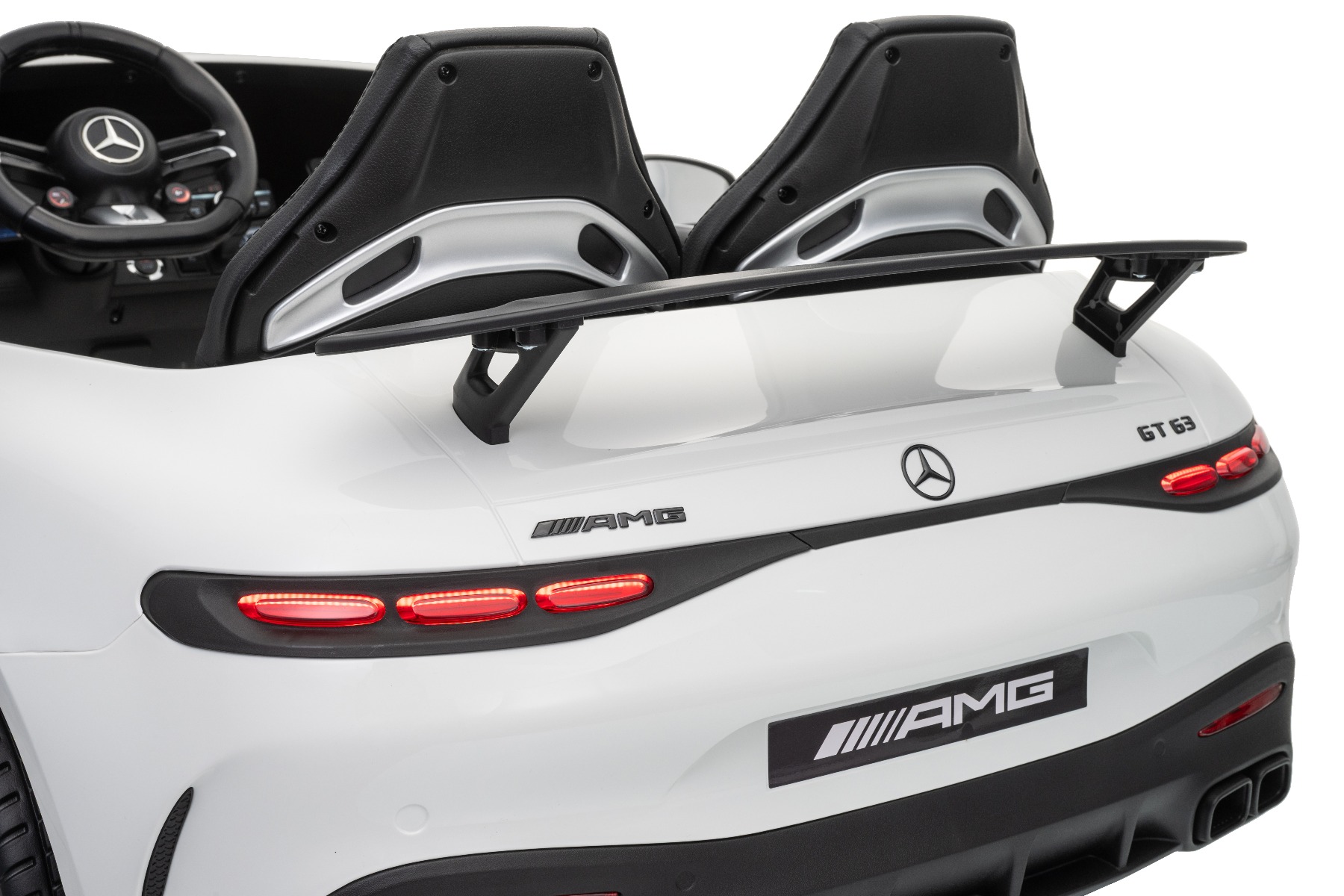 Funkcionalna LED svjetla sprijeda i straga