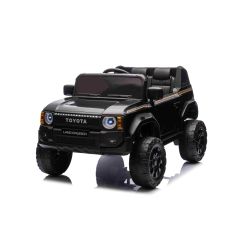 Električni autić Toyota Landcruiser 12V, crni, široko jedno sjedalo, 2.4 GHz daljinski upravljač, USB / AUX ulaz, Bluetooth, ovjes, litijeva baterija, LED svjetla, 2 X 25W motor, ORIGINALNA registracija