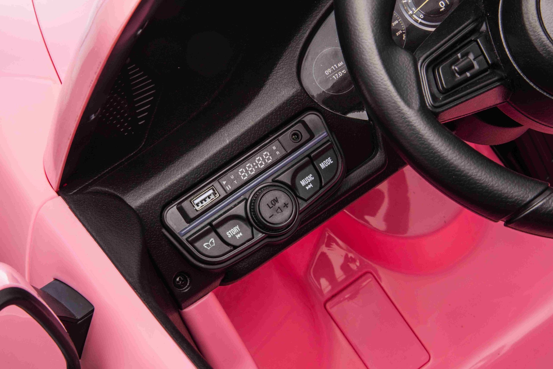 Multifunkcionalna instrumentna ploča i volan